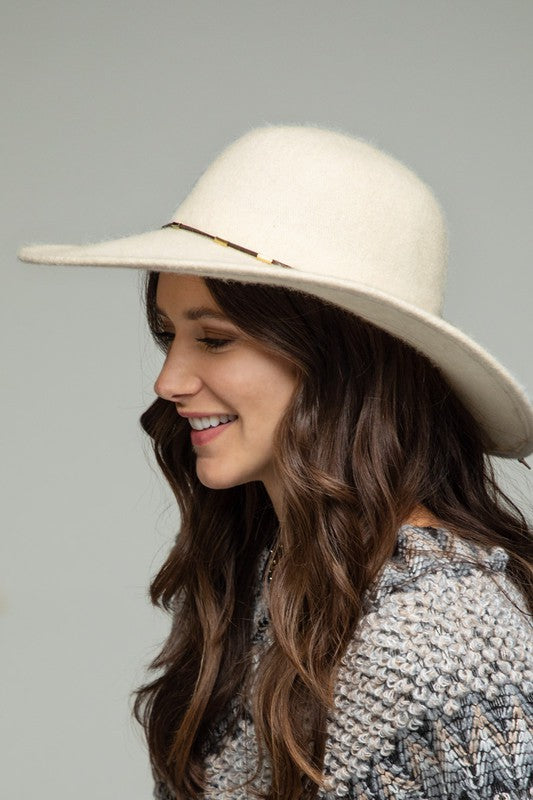 SOFT WOOL WIDE BRIM HAT -   IVORY