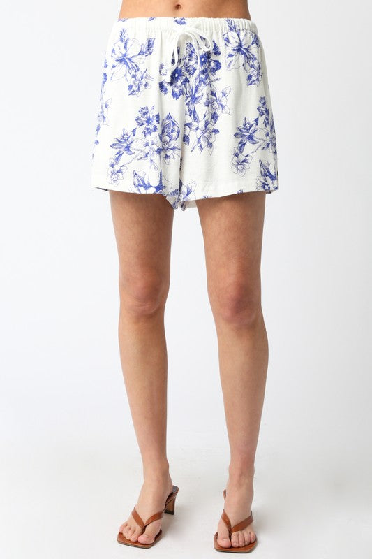 THE LUCIA LINEN SET