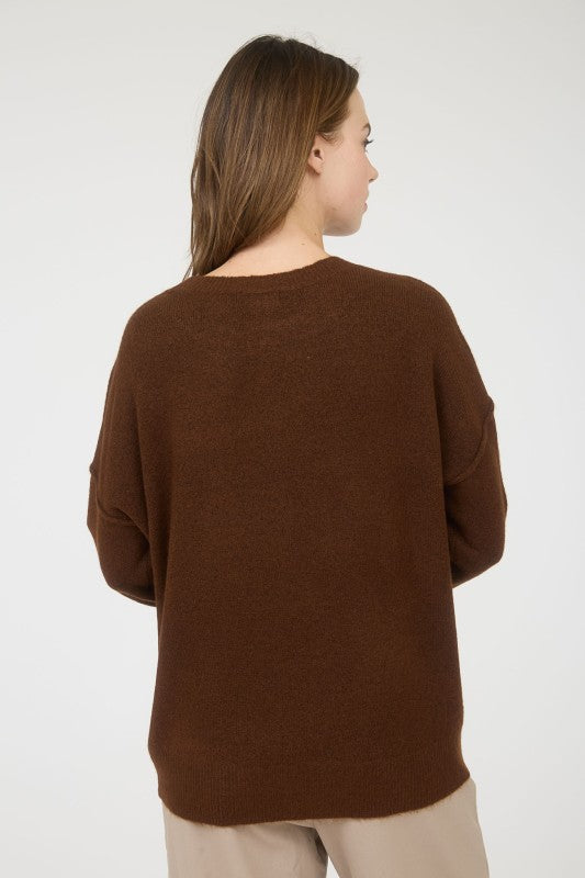 CREWNECK FRONT SEAM KNIT SWEATER