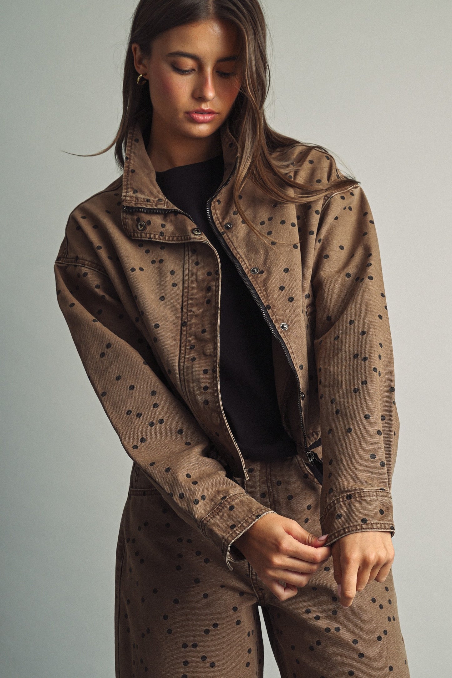 THE POLKA DOT HIGH NECK JACKET | BROWN