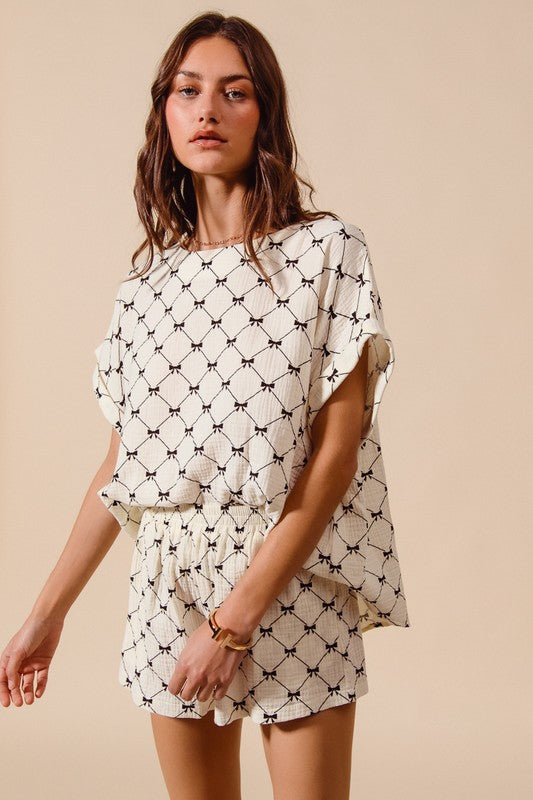 BOW TOP AND SHORTS SET