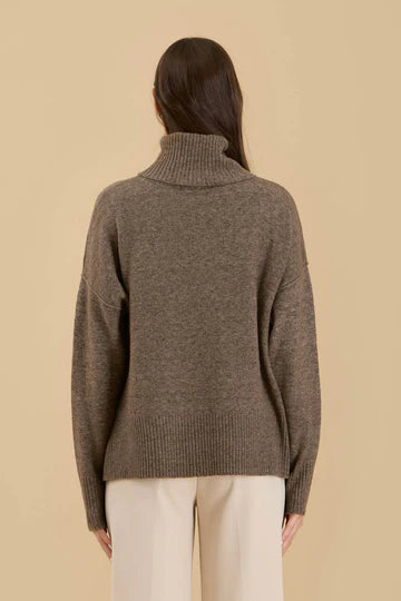 TURTLENECK FRONT SEAM KNIT PULLOVER SWEATER