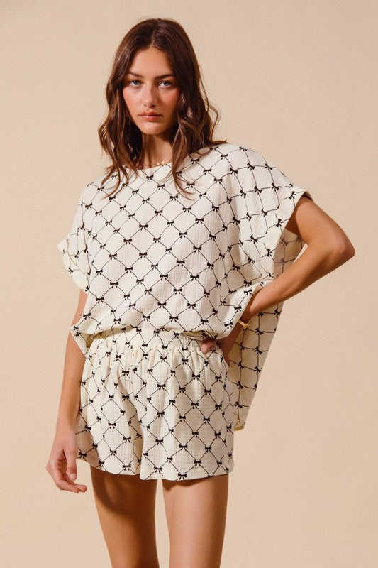 BOW TOP AND SHORTS SET