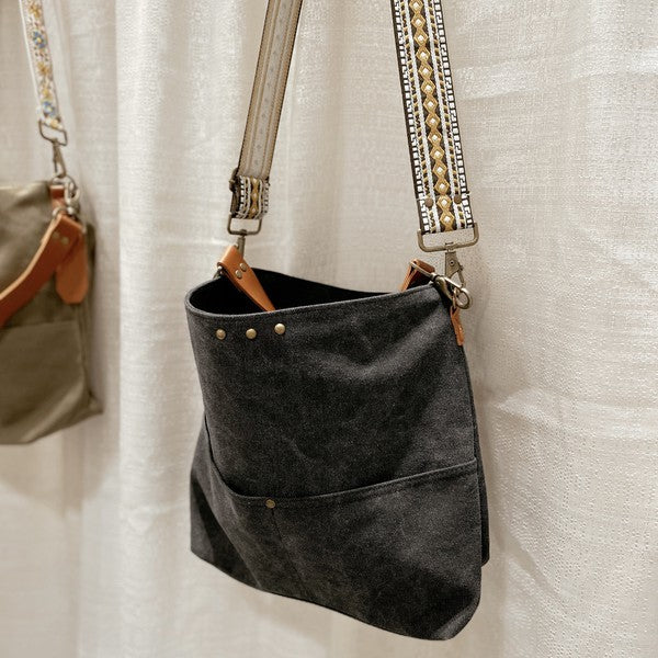 HOBO CROSSBODY BAG - BLACK WASHED