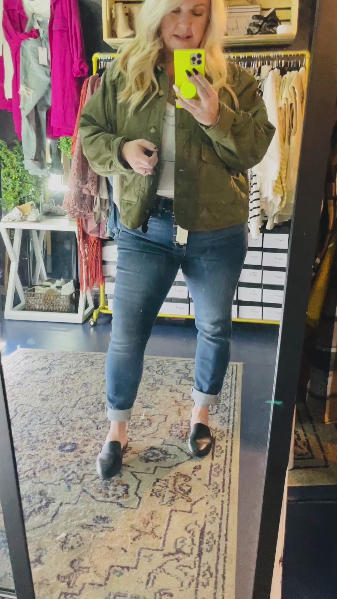 Load and play video in Gallery viewer, BUTTON UP QUILTED JACKET

