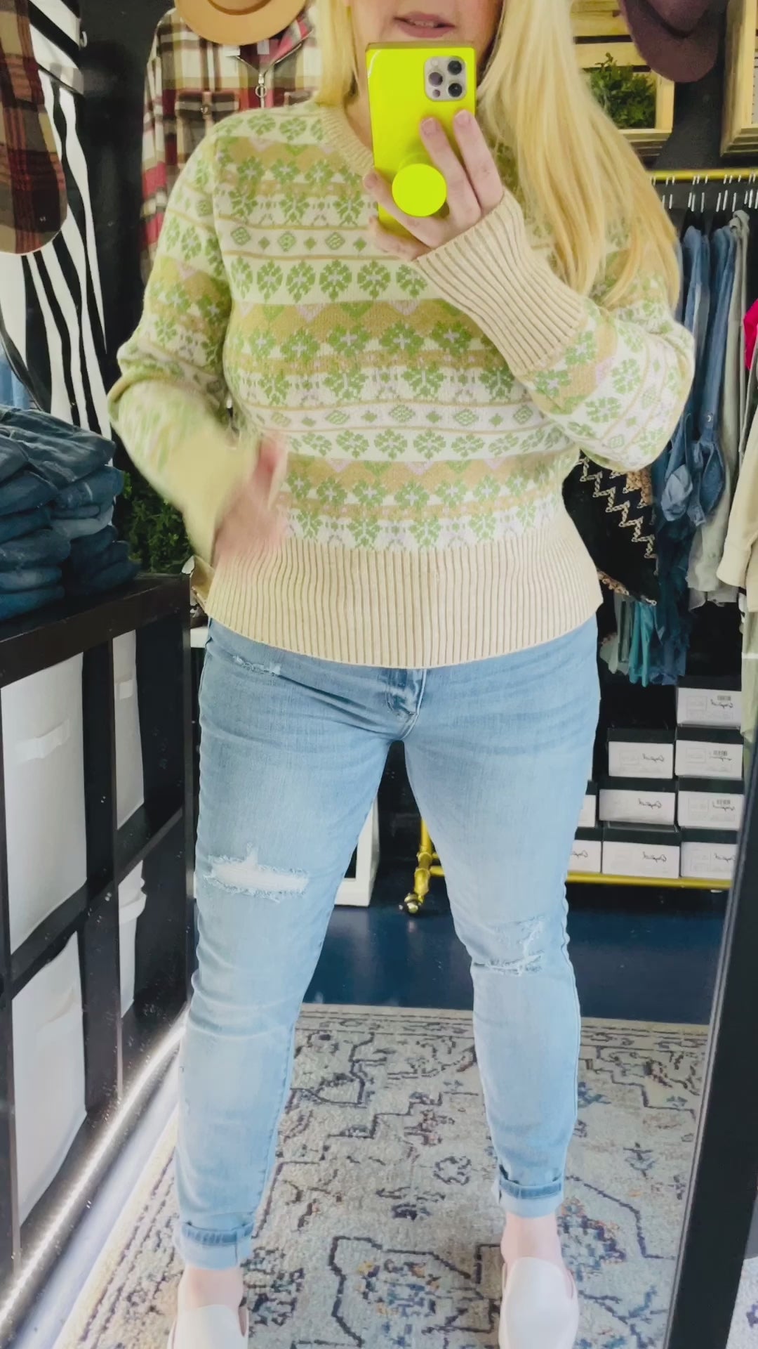 Load and play video in Gallery viewer, FAIR ISLE BANDED SWEATER
