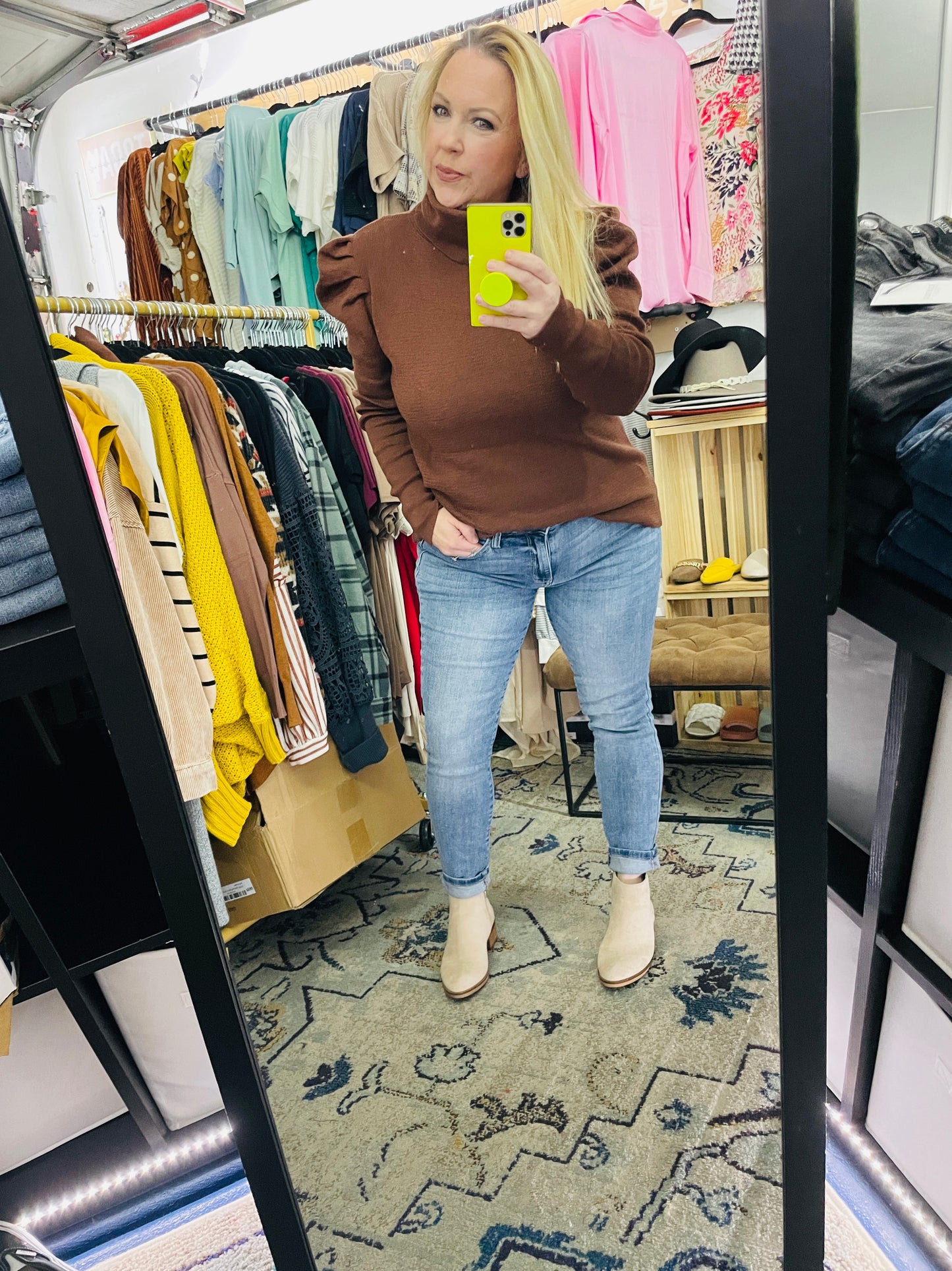 PUFF SHOULDER SWEATER