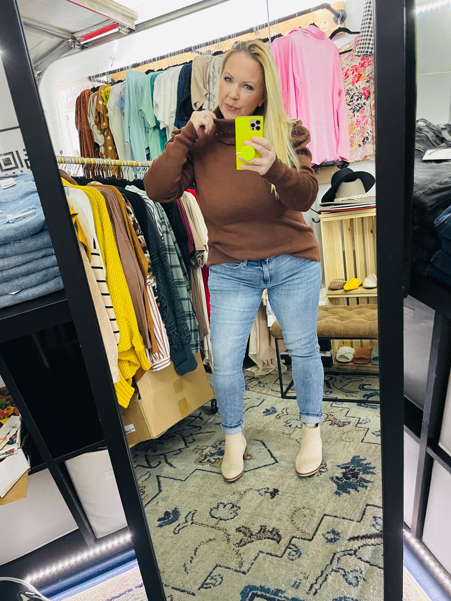 PUFF SHOULDER SWEATER